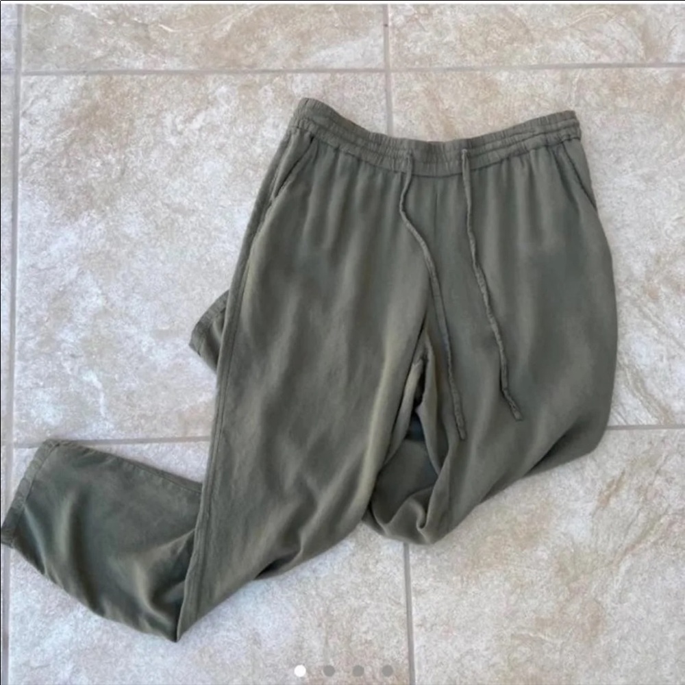 Women’s Capri joggers